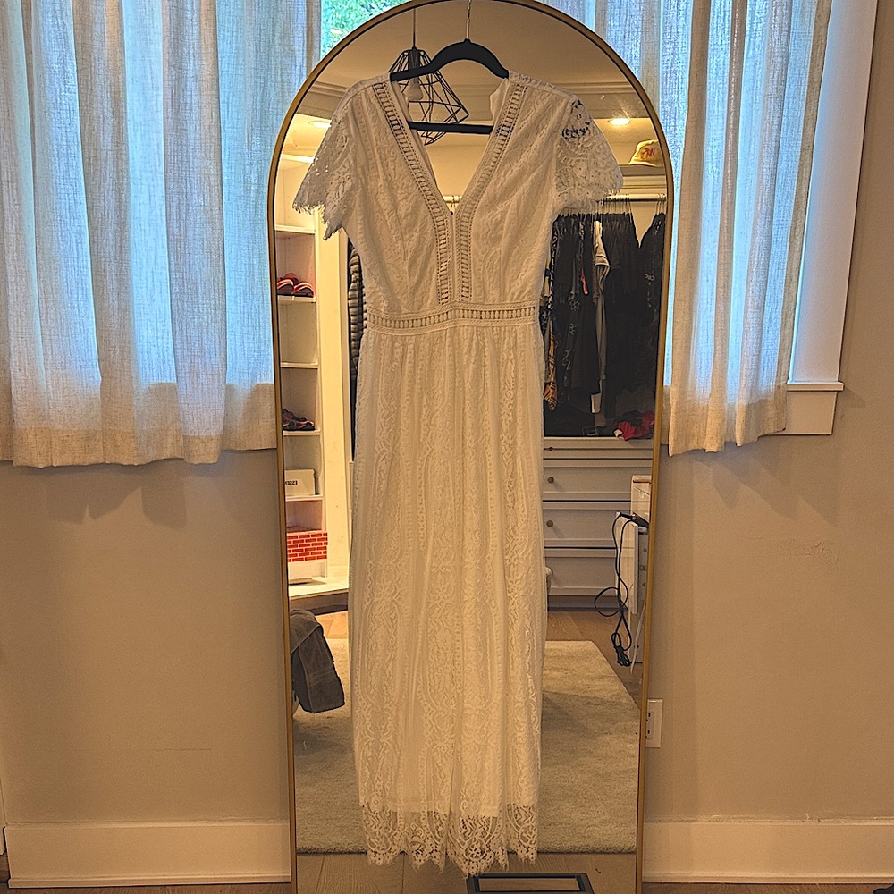 Elegant White Lace Maxi Dress